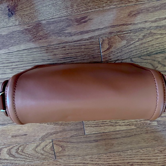 Marc Jacob’s Crossbody Bag - Picture 8 of 10